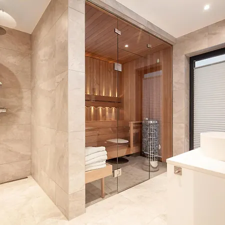 Lyngvaer Signature Lodge - Jacuzzi & Sauna - No 27