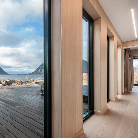 Дом отдыха Lyngvaer Signature - Jacuzzi & Sauna - No 27 *