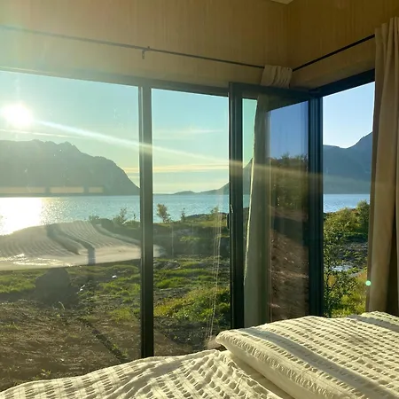 Lyngvaer Signature - Jacuzzi & Sauna - No 27 Feriehus *