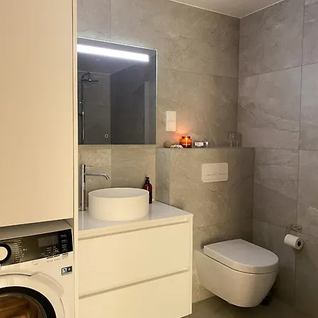 Lyngvaer Signature - Jacuzzi & Sauna - No 27 Feriehus Kleppstad