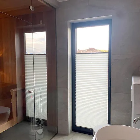 Lyngvaer Signature - Jacuzzi & Sauna - No 27 Feriehus *