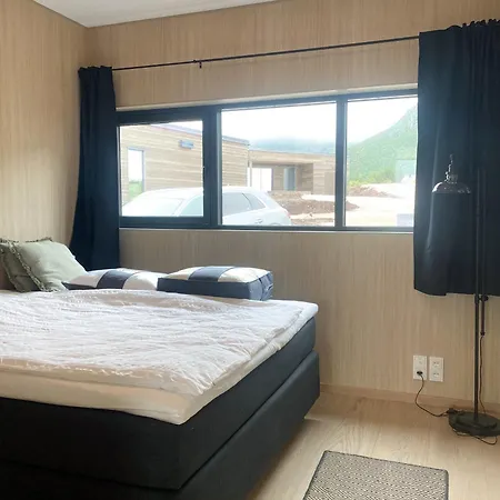 Semesterbostad Lyngvaer Signature - Jacuzzi & Sauna - No 27 *