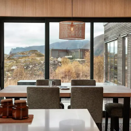 Lyngvaer Signature Lodge - Jacuzzi & Sauna - No 27 *